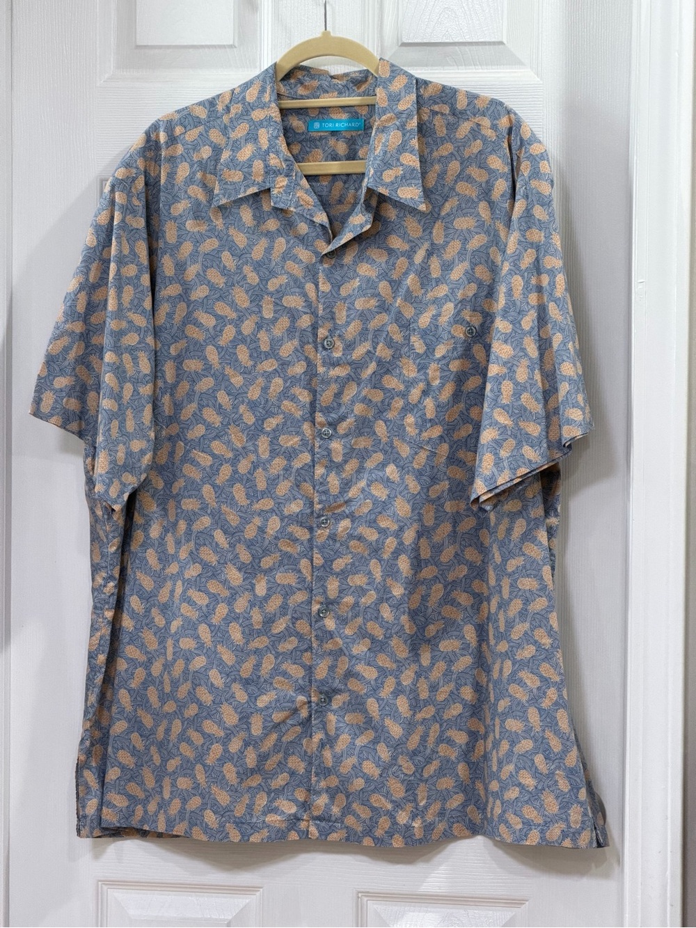 Tori Richard PineappleShuffle  Shirt